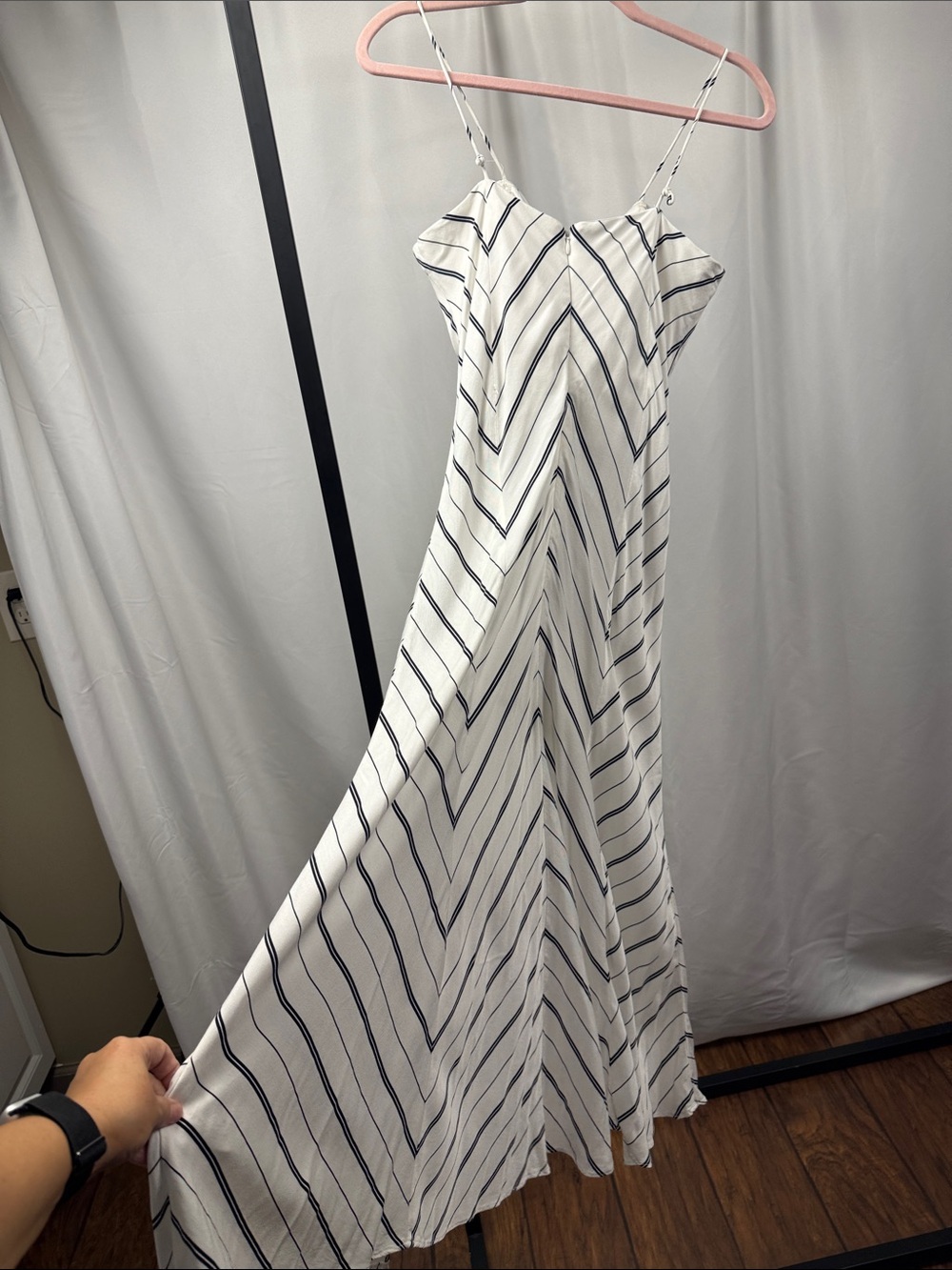 Bardot Ivory & Black Chevron Stripe Ruched Midi Dress Size 8 - Picture 8 of 16